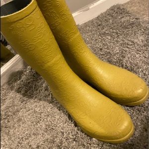 Ugg Rainboots